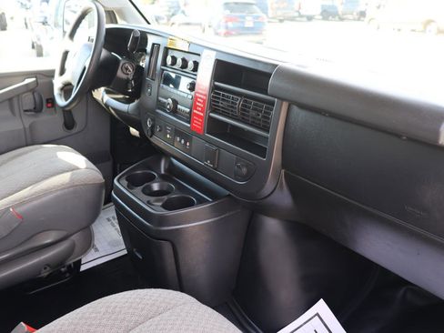 Used 2018 Chevrolet Express 2500 image 9