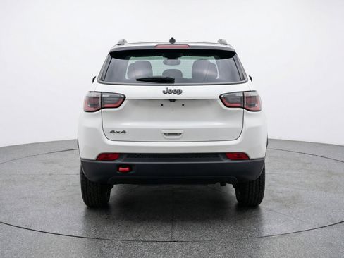 Used 2025 Jeep Compass Trailhawk AWD/4WD image 7