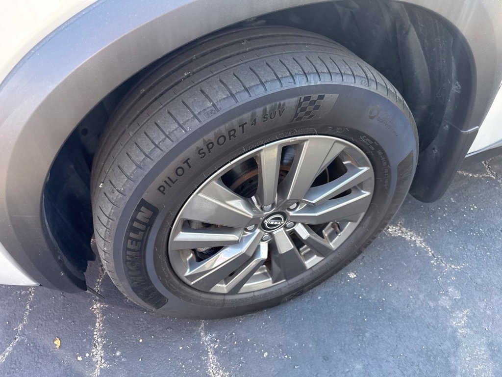 Used 2024 Nissan Pathfinder SV AWD/4WD image 11