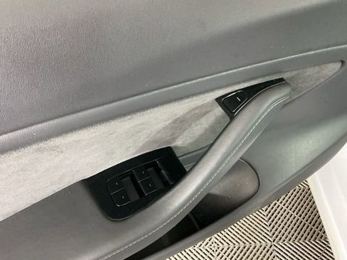 Used 2019 Tesla Model 3 Standard Range Plus image 14