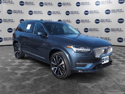 Certified 2025 Volvo XC90 B6 Plus image 7