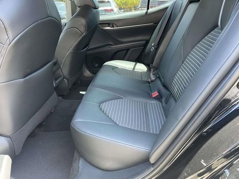 Used 2020 Toyota Camry SE FWD image 9