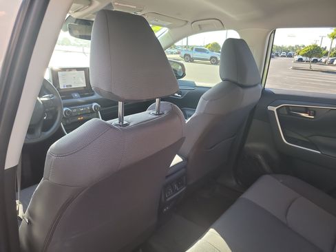 Used 2025 Toyota RAV4 XLE AWD/4WD image 13