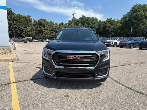 Used 2024 GMC Terrain SLE w/ Driver Convenience Package AWD/4WD image 8