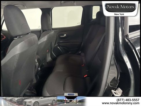 Used 2023 Jeep Renegade Trailhawk image 11