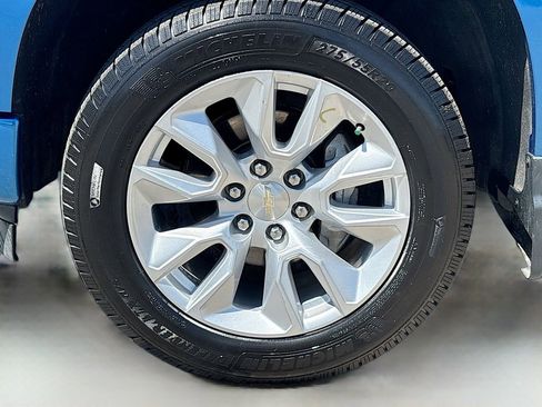 Used 2024 Chevrolet Silverado 1500 Custom AWD/4WD image 29