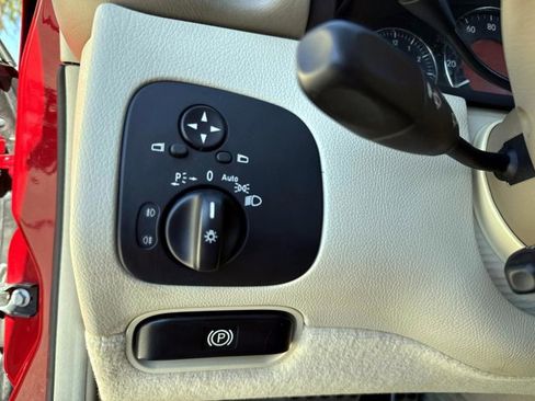 Used 2009 Mercedes-Benz CLK 350 Cabriolet image 26