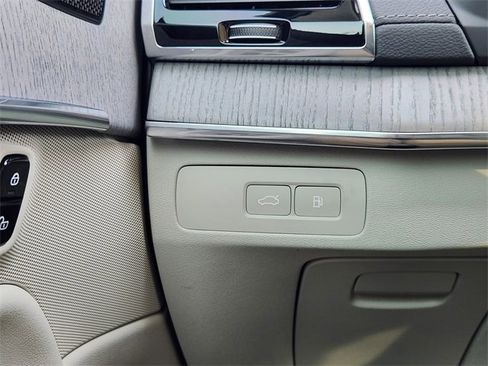 Certified 2025 Volvo XC90 T8 Ultra w/ Protection Package Premier image 24