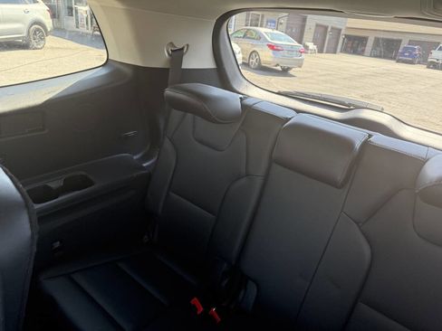 Used 2025 Kia Telluride S image 13