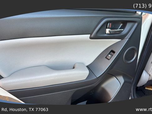 Used 2014 Subaru Forester 2.5i Touring image 28