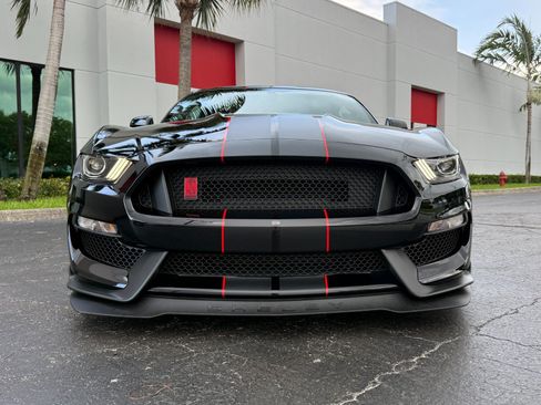 Used 2017 Ford Mustang Shelby GT350R w/ GT350R Equipment Group 920A RWD image 12