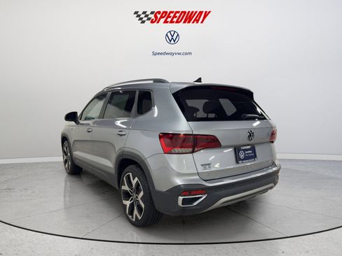 Certified 2023 Volkswagen Taos SEL AWD/4WD image 8