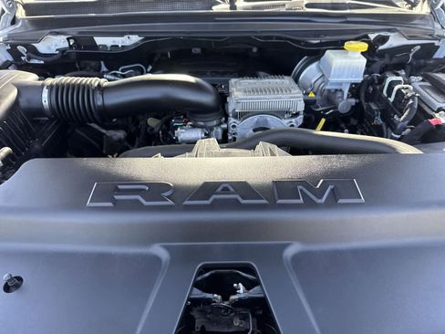 Used 2024 RAM 1500 Laramie AWD/4WD image 32