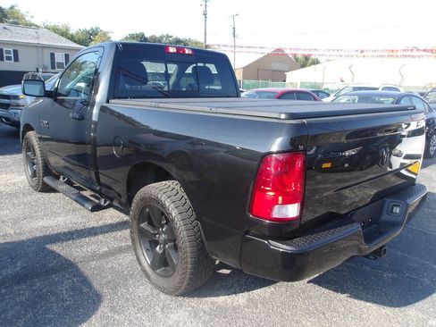 Used 2017 RAM 1500 Express w/ Black Ram 1500 Express Group image 4