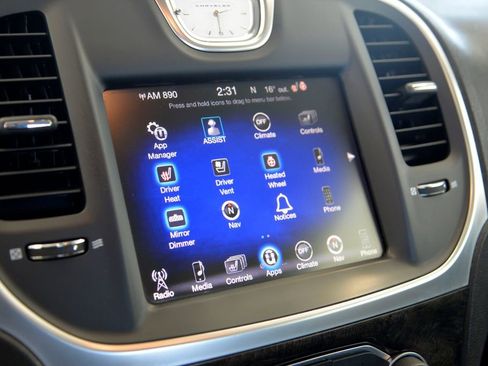 Used 2015 Chrysler 300 C w/ Light Group image 19