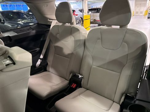 Certified 2025 Volvo XC90 B6 Plus AWD/4WD image 25