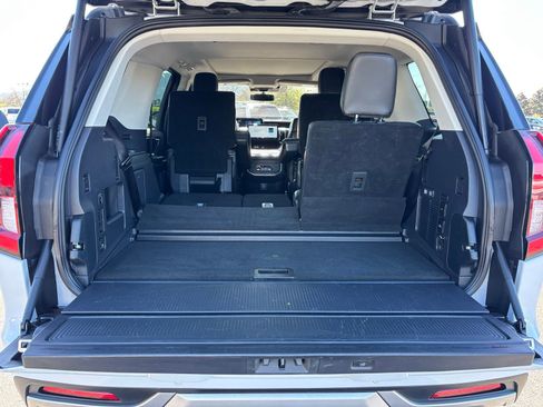 Used 2025 Ford Expedition Platinum AWD/4WD image 23