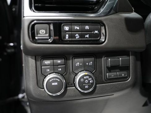Used 2025 GMC Yukon Elevation w/ Elevation Premium Package AWD/4WD image 15