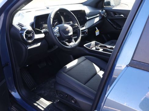 New 2026 Chevrolet Equinox LT w/ Convenience Package II image 13