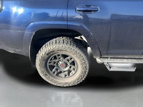 Used 2020 Toyota 4Runner SR5 Premium image 13
