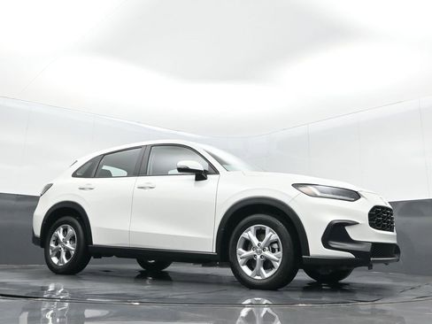 Certified 2025 Honda HR-V LX image 26