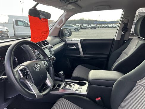 Used 2017 Toyota 4Runner SR5 image 18