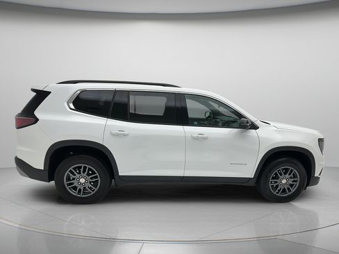 Used 2025 GMC Acadia Elevation AWD/4WD image 6