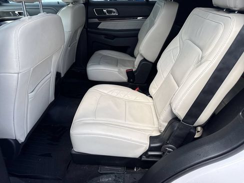 Used 2019 Ford Explorer Platinum AWD/4WD image 24