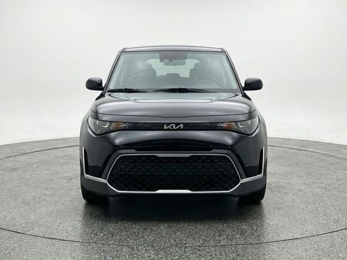 Used 2025 Kia Soul LX w/ LX Technology Package FWD image 2