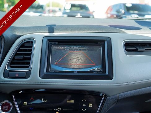 Used 2018 Honda HR-V EX image 10