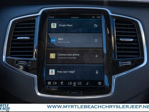 Used 2023 Volvo XC90 B6 Plus image 20