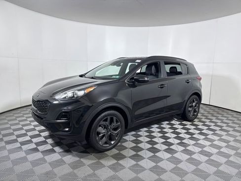 Used 2022 Kia Sportage Nightfall Edition image 3