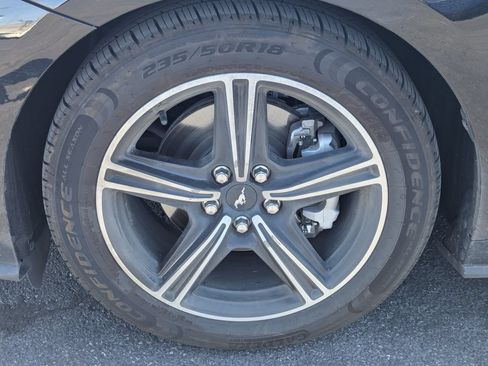 Used 2025 Ford Mustang Coupe RWD image 13