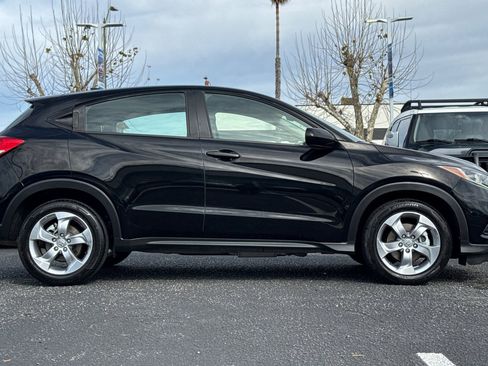 Used 2020 Honda HR-V LX image 7