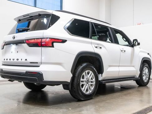 Certified 2025 Toyota Sequoia SR5 AWD/4WD image 9