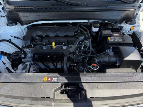 Used 2025 Hyundai Venue Limited FWD image 20