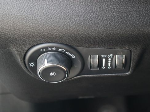 Used 2024 Jeep Compass Latitude AWD/4WD image 30