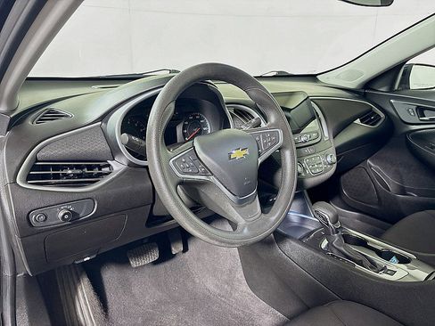 Used 2023 Chevrolet Malibu LT image 9