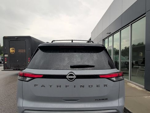 Used 2026 Nissan Pathfinder Platinum w/ Cargo Package FWD image 11