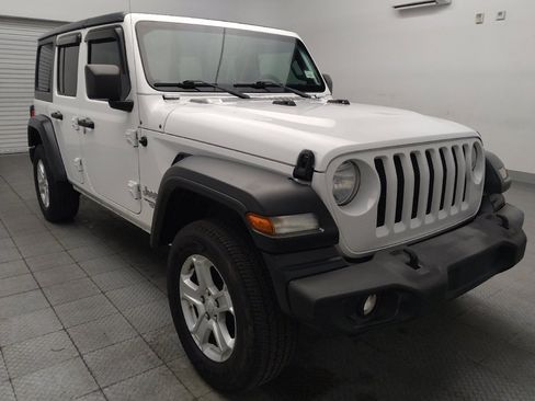 Used 2018 Jeep Wrangler Unlimited Sport S AWD/4WD image 13