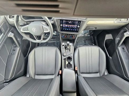 Used 2022 Volkswagen Tiguan SE image 28