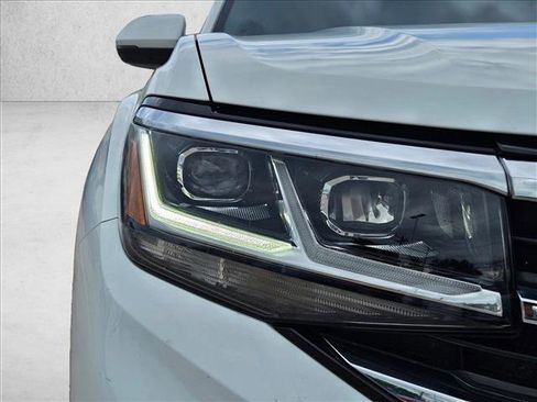 Used 2023 Volkswagen Atlas Cross Sport SE image 15