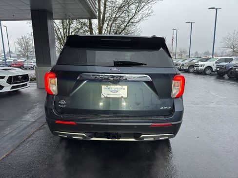 Certified 2022 Ford Explorer XLT w/ Equipment Group 202A image 5