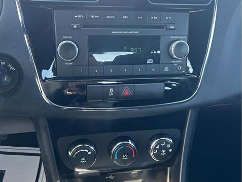 Used 2013 Chrysler 200 LX FWD image 18