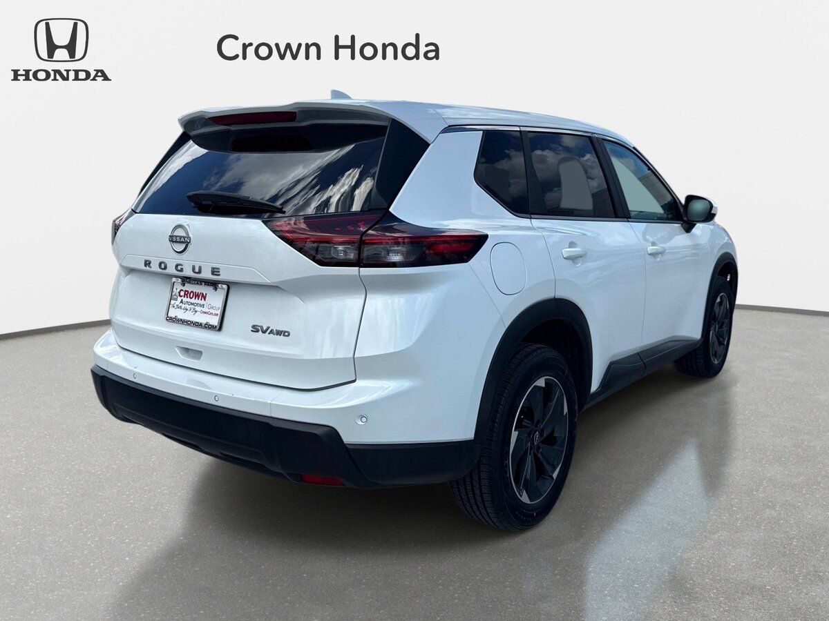 Used 2024 Nissan Rogue SV AWD/4WD image 4
