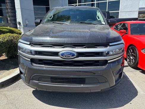 Used 2023 Ford Expedition XLT RWD image 2