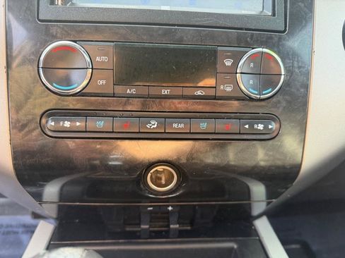 Used 2014 Ford Expedition Limited w/ Equipment Group 301A RWD image 41