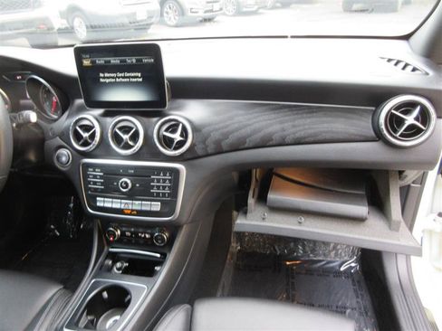 Used 2018 Mercedes-Benz CLA 250 4MATIC image 30