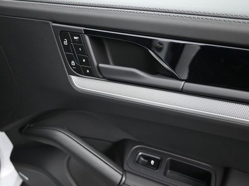 New 2025 Porsche Cayenne S image 12