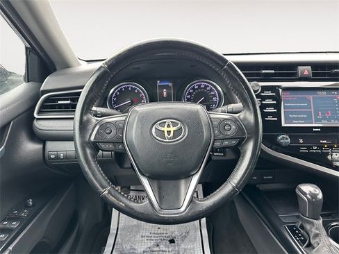 Used 2020 Toyota Camry SE image 12